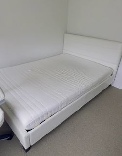 Queen size bed like new