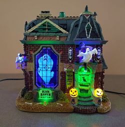 Lemax Black Raven manor Halloween animated display
