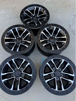 Jeep 392 Rubicon 2025 wheels Rims OEM Xtreme Recon Beadlock MOPAR Sahara gladiator