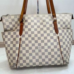 Louis Vuitton Shoulder Bag