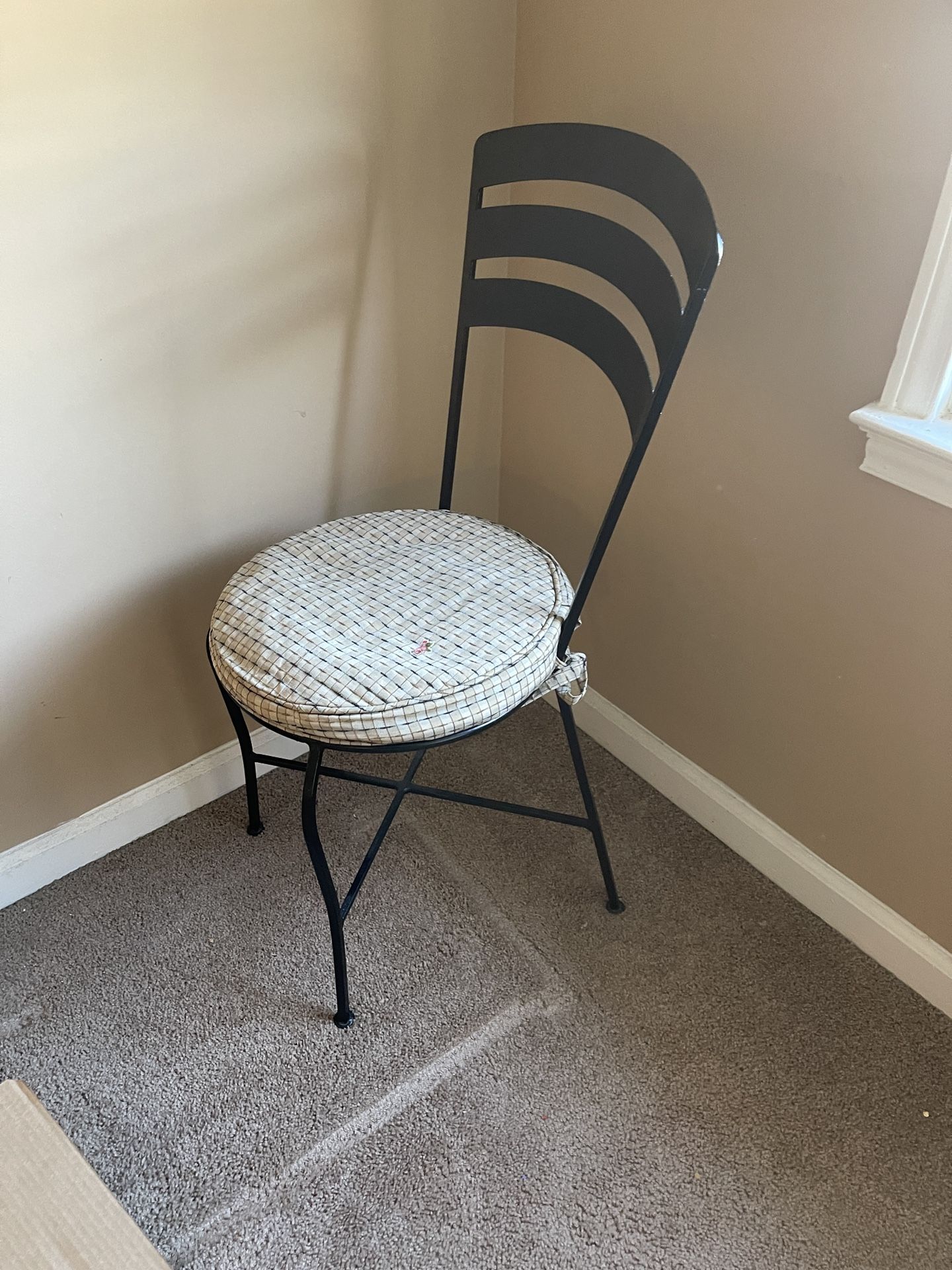 Medal Chair