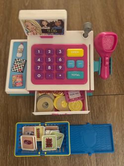 Toy cash register set