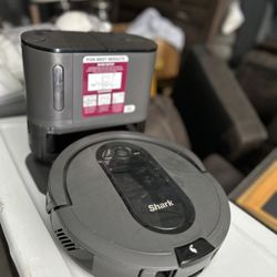Shark Robot Vacuum 