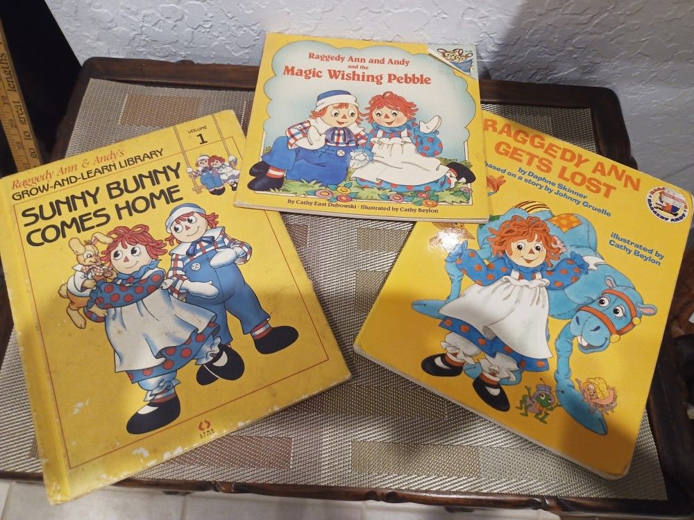 Set Of 3 Vintage Raggedy Ann' s Story Books