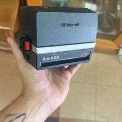 Polaroid Camera Sun 600 