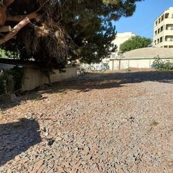 Over 8,500 Sf mix use for lease.