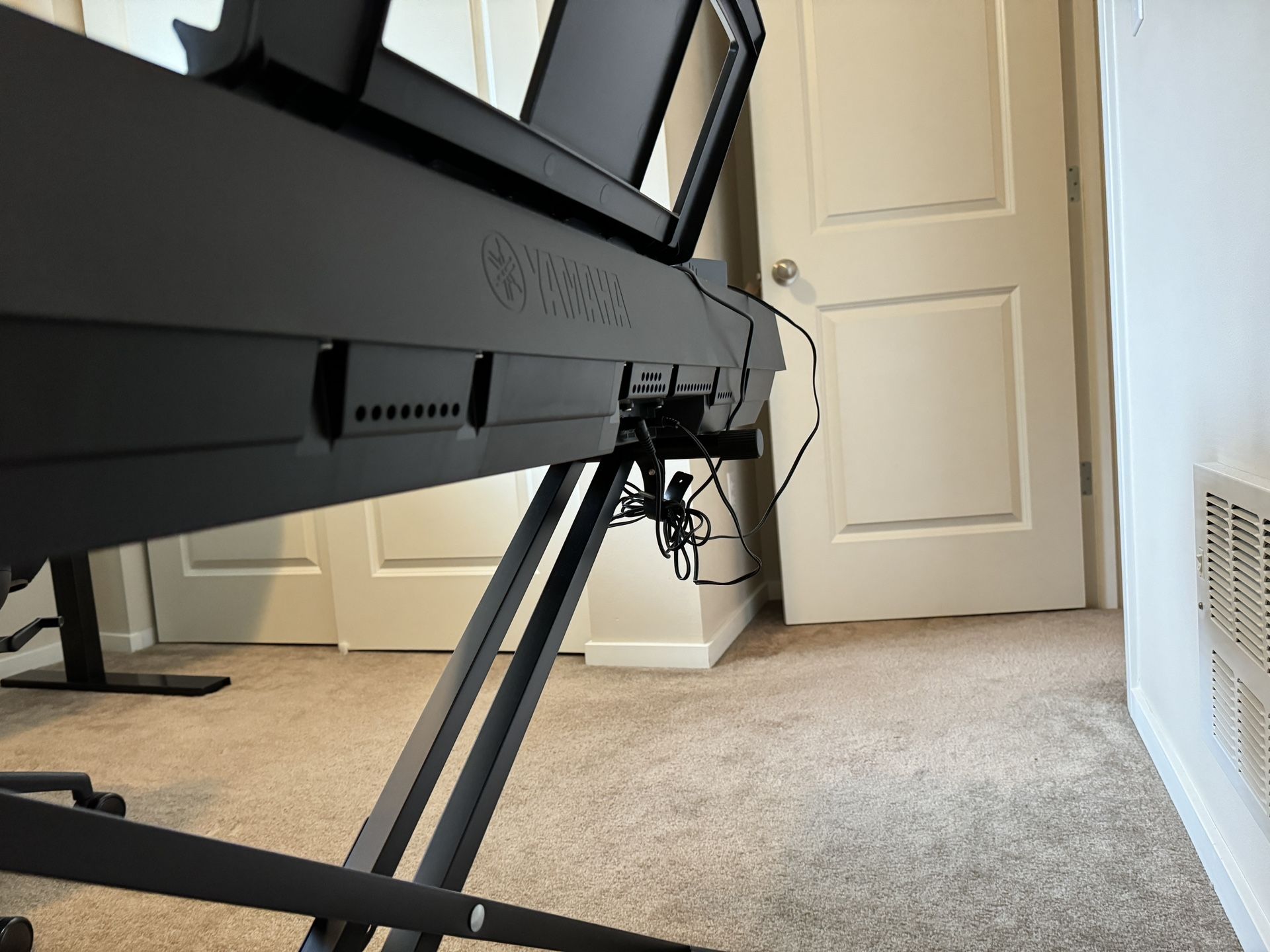 Yamaha P71 88 Key Weighted Action Digital Piano Keyboard (Like New) for