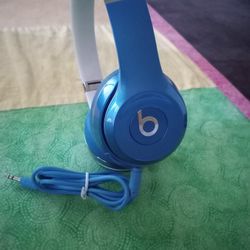 BEATS SOLO HEADPHONES STEREOS WIRED Not Wireless 