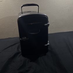 Mini fridge 