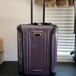 Tumi Vapor 22" Continental Carry-On Hardcase Spinner Luggage Purple