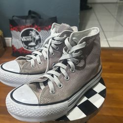 Converse Size 2 $10