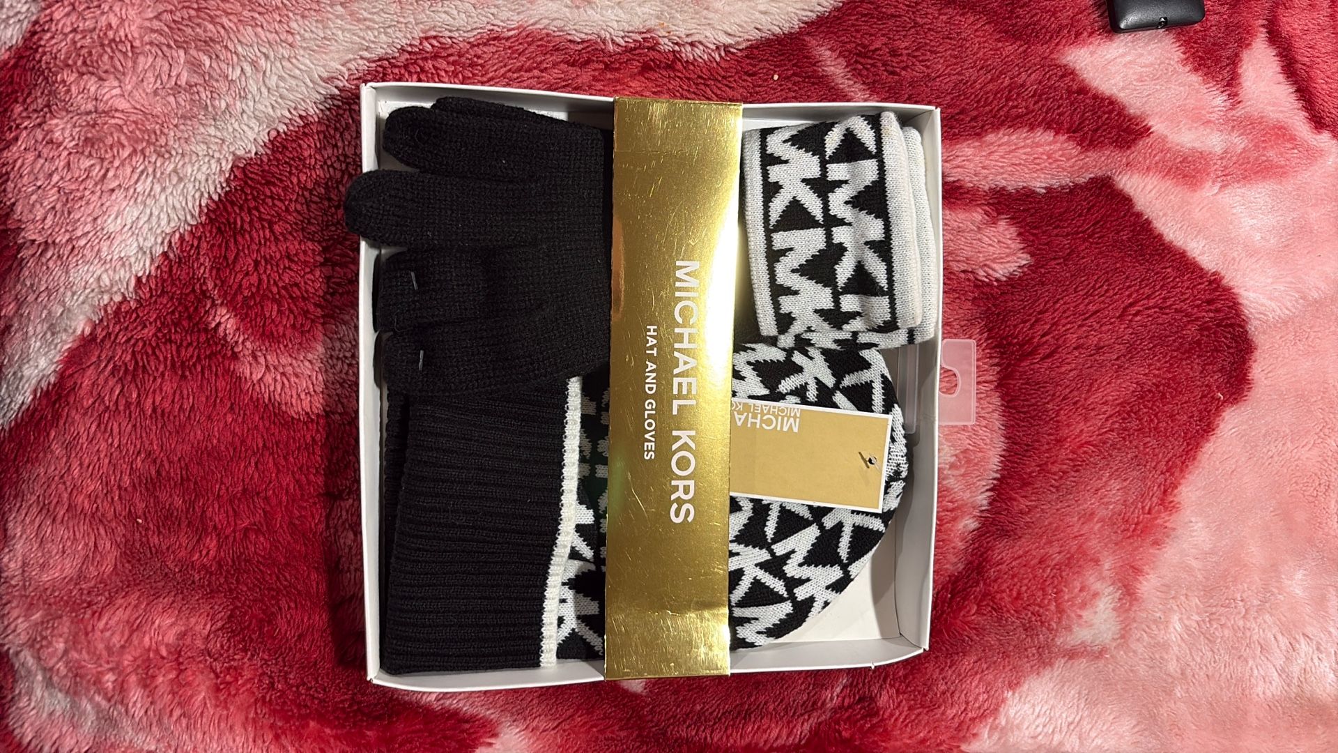Michael Kors Hat And Glove 