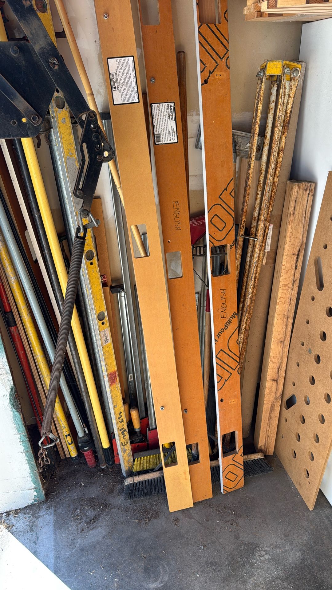 Door hinges templates