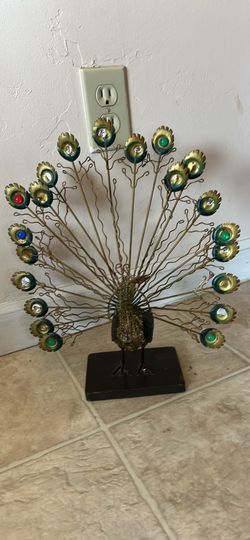 Pavoreal metal