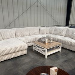 The Mammoth 3pc Sectional