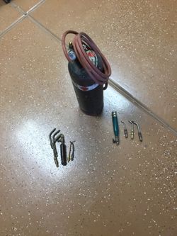 Acetylene torch, full tank,regulator,hose,prestolite handle and tips, turbo torch handle and tips