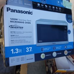 1.3 Cu Ft Panasonic Microwave 1200 Watts 