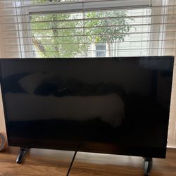 Insignia 36 Inch Smart Tv With mount