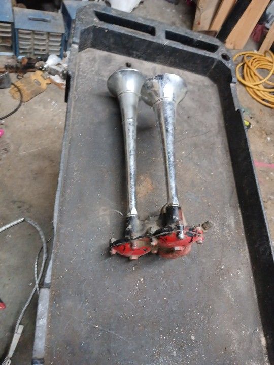 Vintage Air Horn