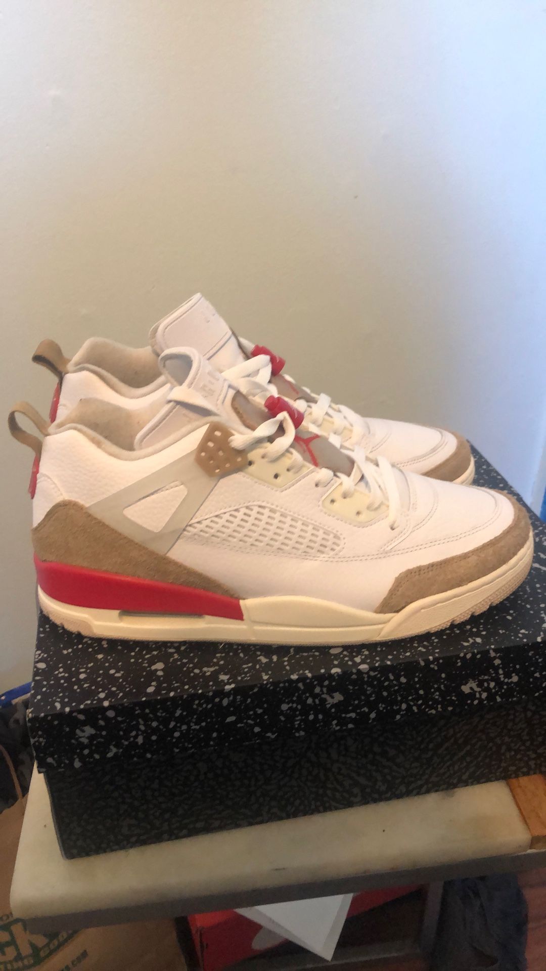 Jordan Spizike Low -white/fire Red-dersert Camo