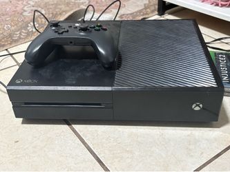 Xbox one with 4 games and 1 controllers