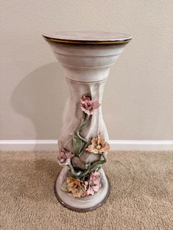 Capodimonte Pedestal