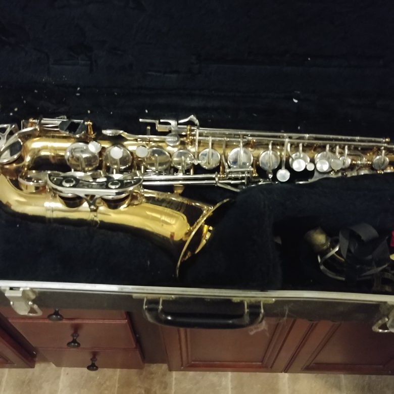 Saxophone w/ Case