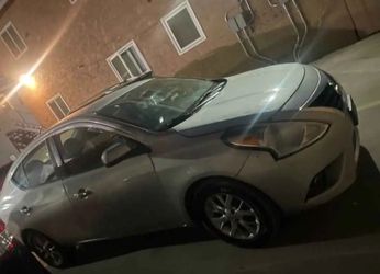 2018 Nissan Versa SV