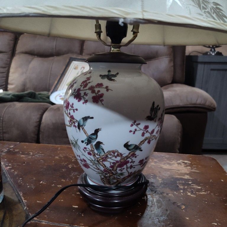 Vintage Chinese Porcelain Vase Table Lamp