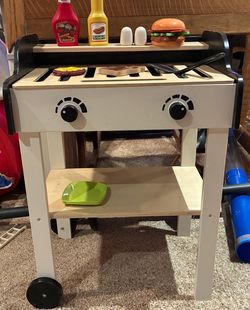 Pottery Barn Kids Grill With Accessories