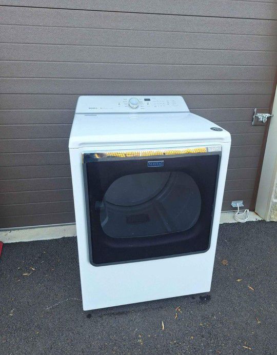 White Maytag XL Capacity Electric Dryer