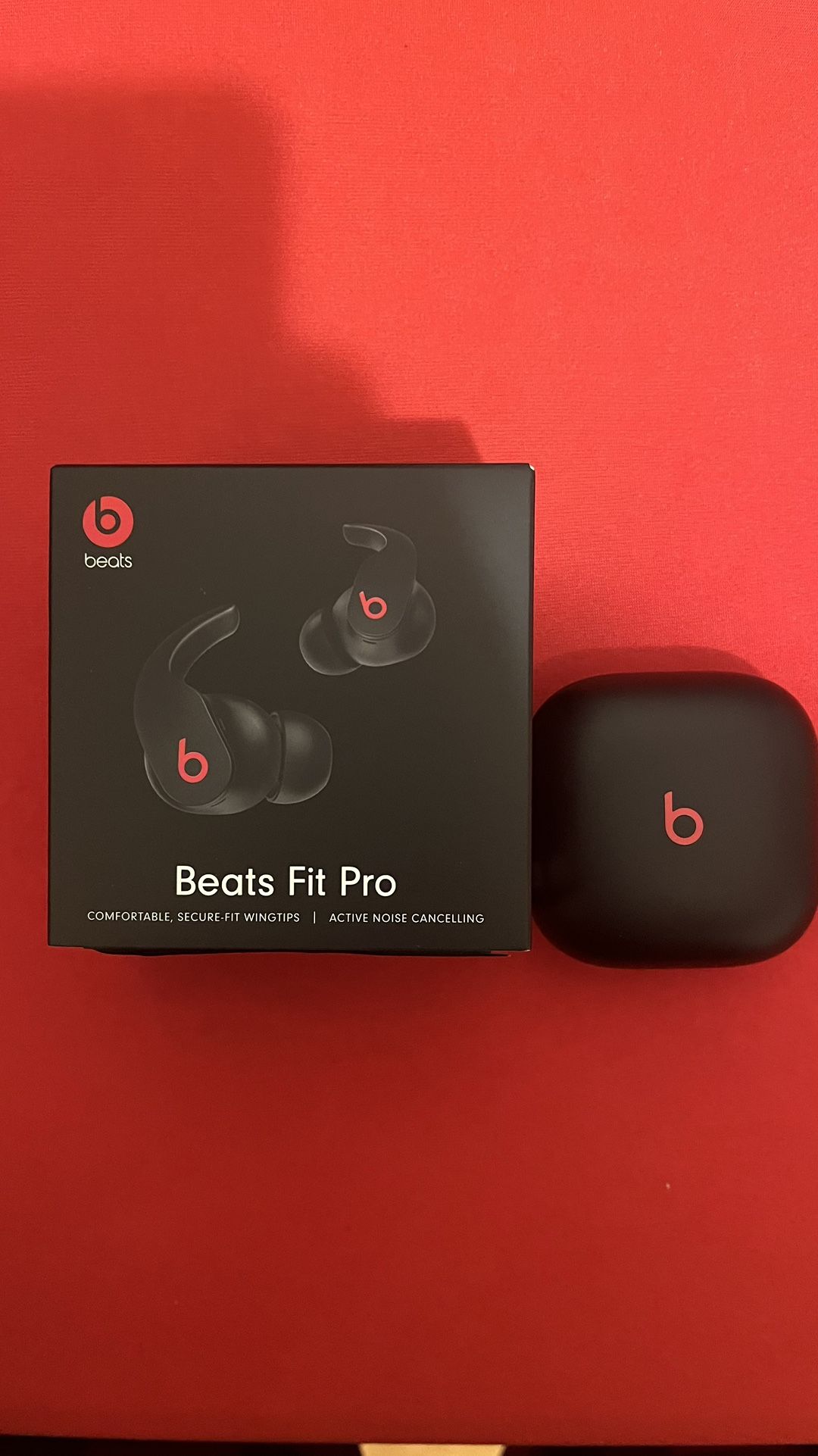 Like New Apple Beats Fit Pro Earbuds/headphones With Case