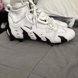 Nike diamond turf 96 cleats