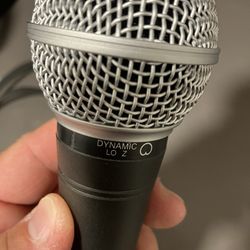 Shure SM48 Dynamic Mic with XLR Cable