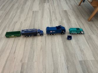 Garbage trucks die-cast lot