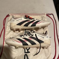 Adidas Predators  Size 10.5