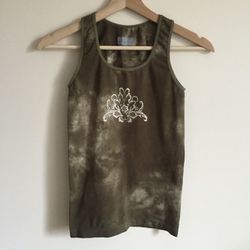 ATHLETA Olive Green Tie Dye Bleach Floral Graphic Stretch Workout Tank Top