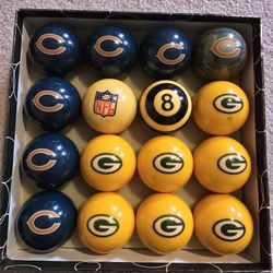 Green Bay / Chicago Bears Vintage Pool Balls