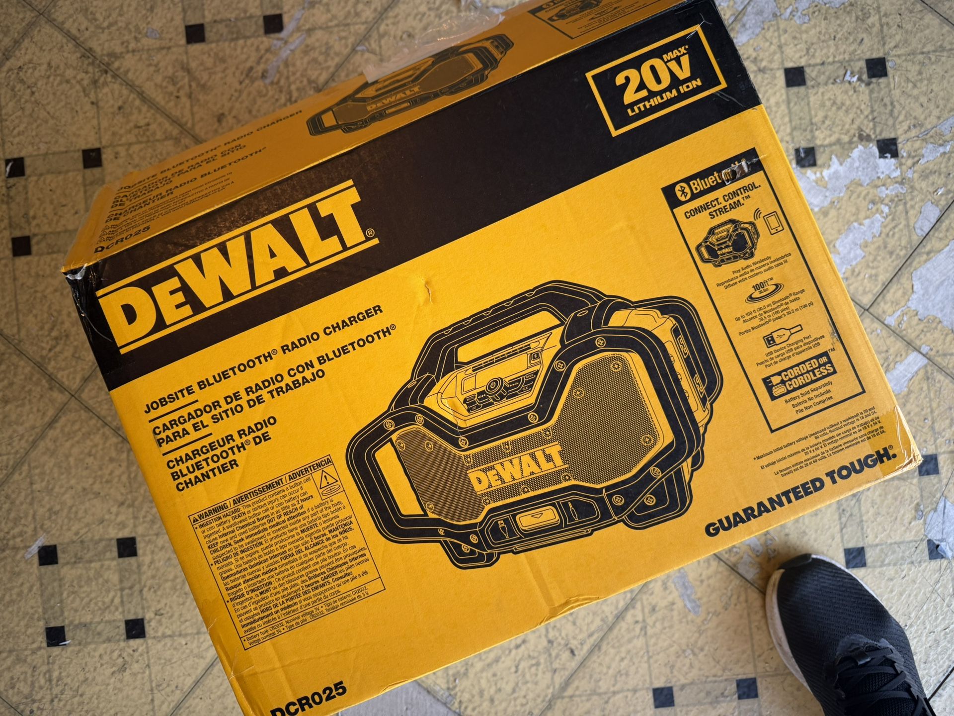 Dewalt Radio Charger 20v DCR025 NEW!