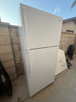 Whirlpool Top-Freezer Refrigerator