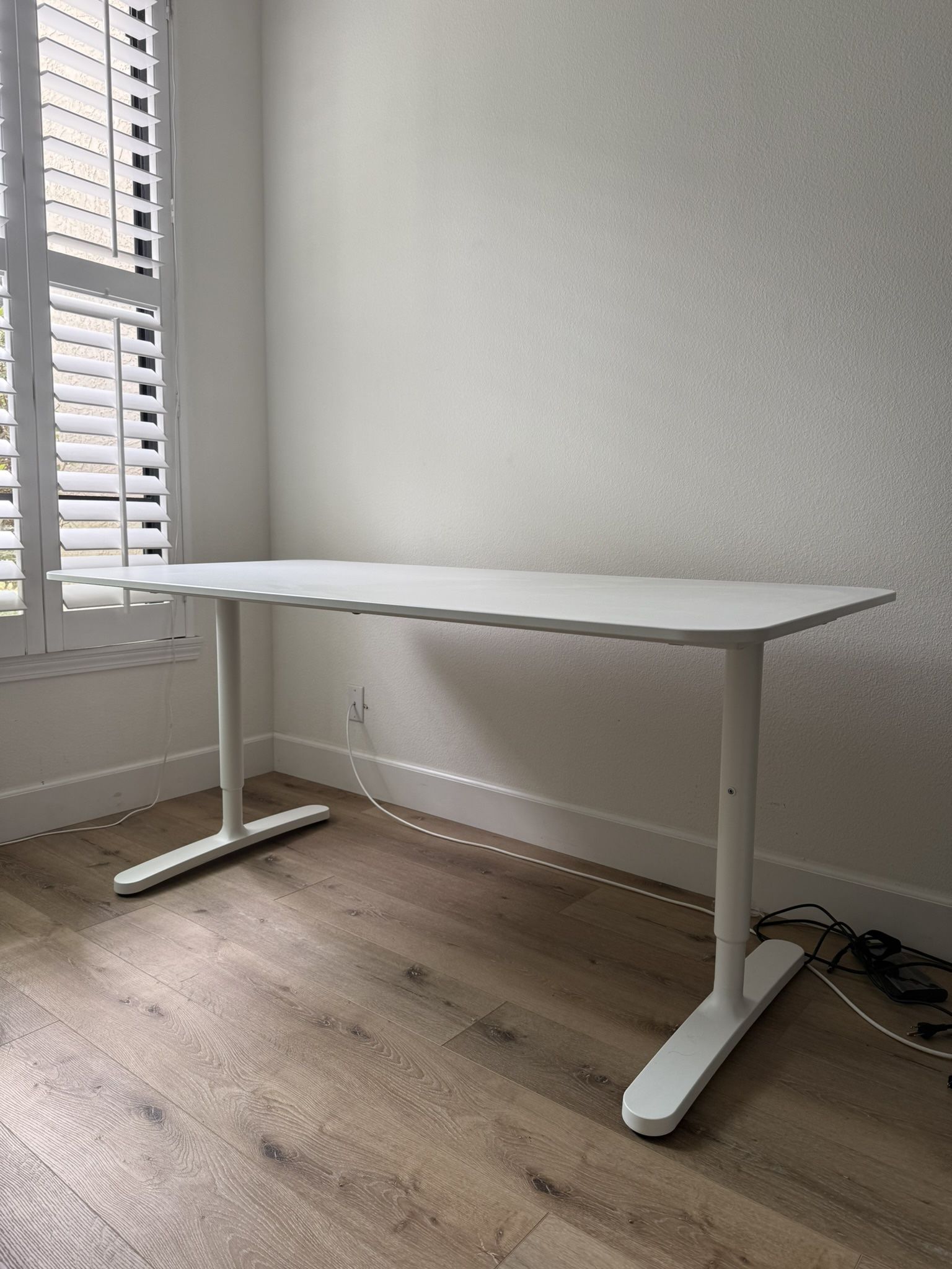 Ikea Bekant desk 63x31.5in