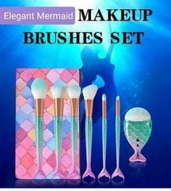 Mermaid brush collection by M. ELEGANCIA