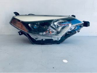 2014-2016 TOYOTA COROLLA RIGHT SIDE HALOGEN HEADLIGHT  OEM (747)