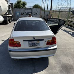 2004 BMW 325I