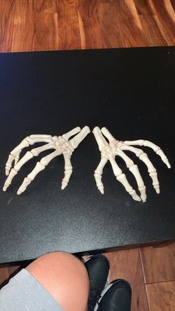Plastic Skeleton Hands Halloween Decoration