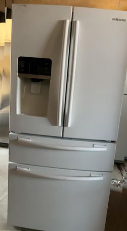 Samsung 4 Door  White Refrigerator Fridge
