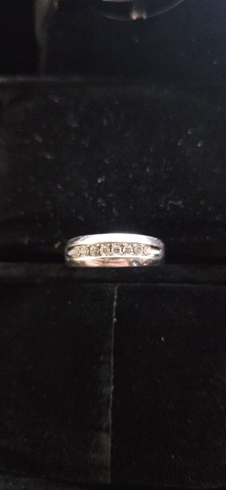 Men's White Gold W/ Diamods Ring