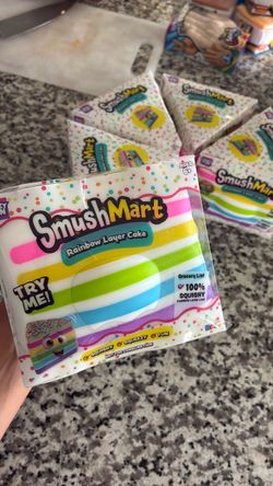 SMUSHMART RAINBOW LAYER CAKE SQUISHY!
