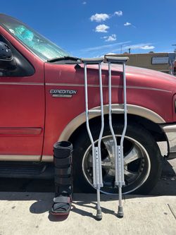 Medium Size Adjustable Crutches and Xcel Trax Walker Boot