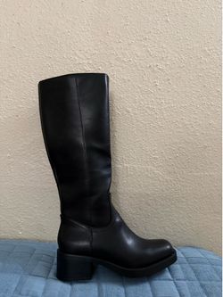 Boots size 8 1/2